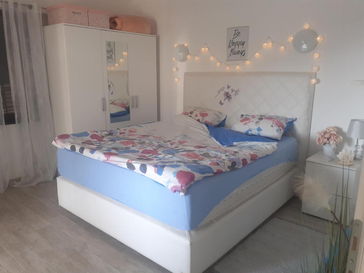 Apartment Lili Lukovo Luaran gambar